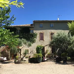 https://le-mas-des-armouriers.fr-provencehotel.com