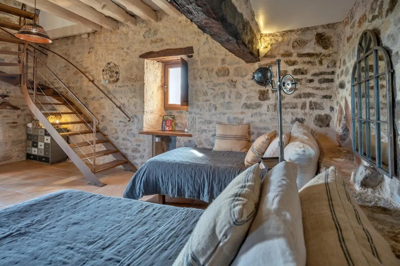 Hotel Mas Del Lum à Boussac  Maison d'hôtes