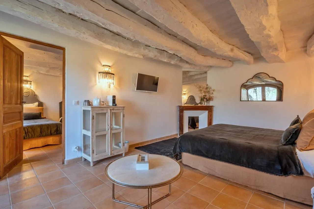 Hotel Mas Del Lum à Boussac  Maison d'hôtes